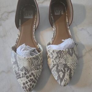 DV by Dolce Vita Women's Snakeskin Pattern Flats - Cream and Brown